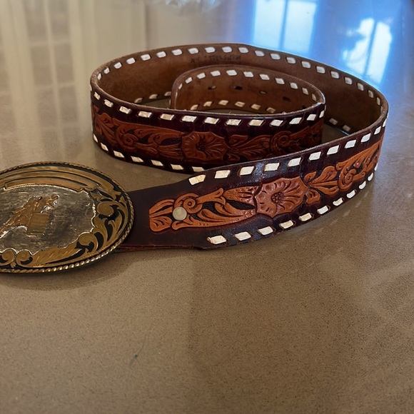 Vintage Comstock silversmiths buckle with custom made hand laced leather belt - Picture 6 of 16
